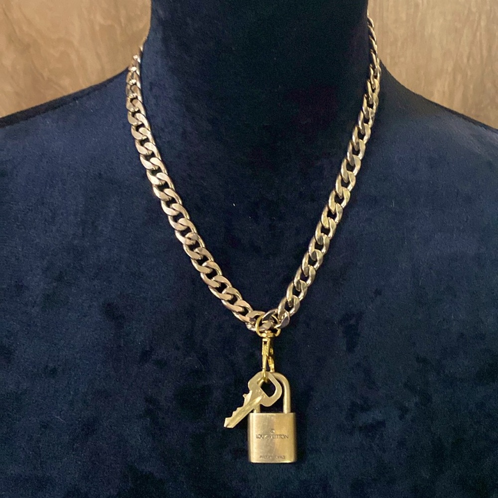 Lv Lock And Key. 323 Authentic - image 1